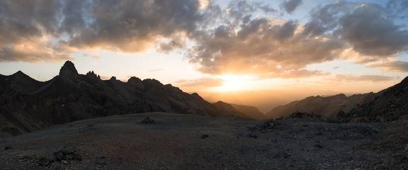 Au coucher du soleil entre le col des Houerts et la Pointe d'Escreins