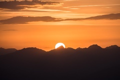 Au coucher du soleil entre le col des Houerts et la Pointe d'Escreins