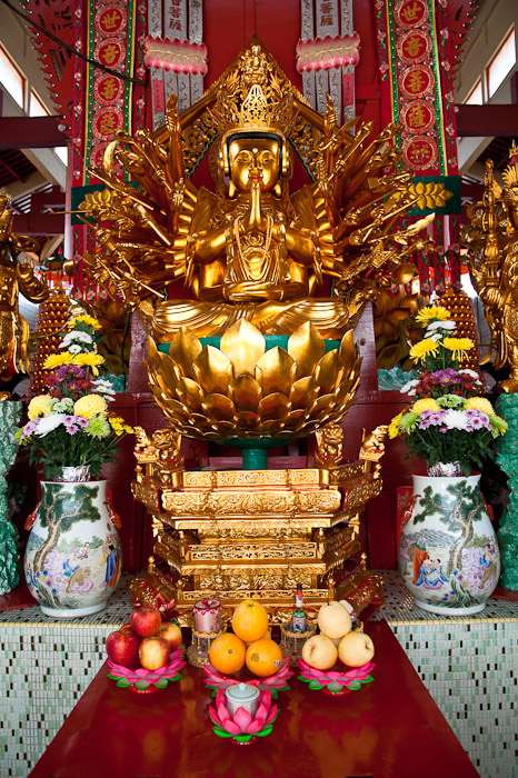 Sam Poh temple